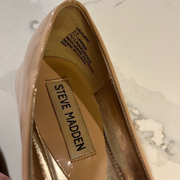Steve Madden Heaven nude patent flats. Size 6.5 - Picture 6 of 7